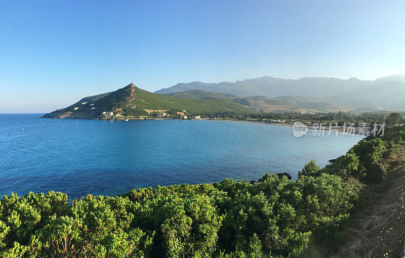 美丽的Cap Corso海湾全景。科西嘉岛。